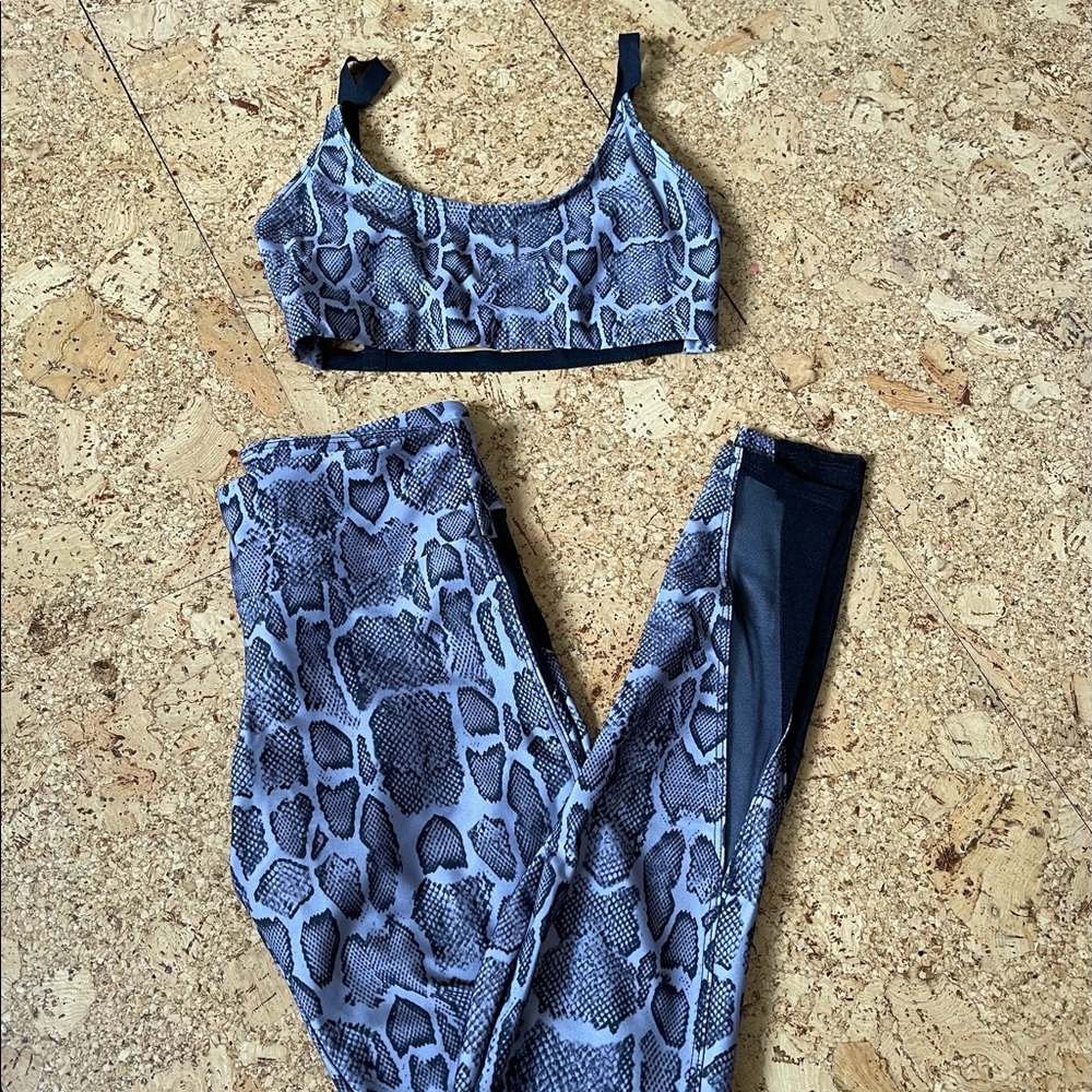 Like New Onzie Outfit